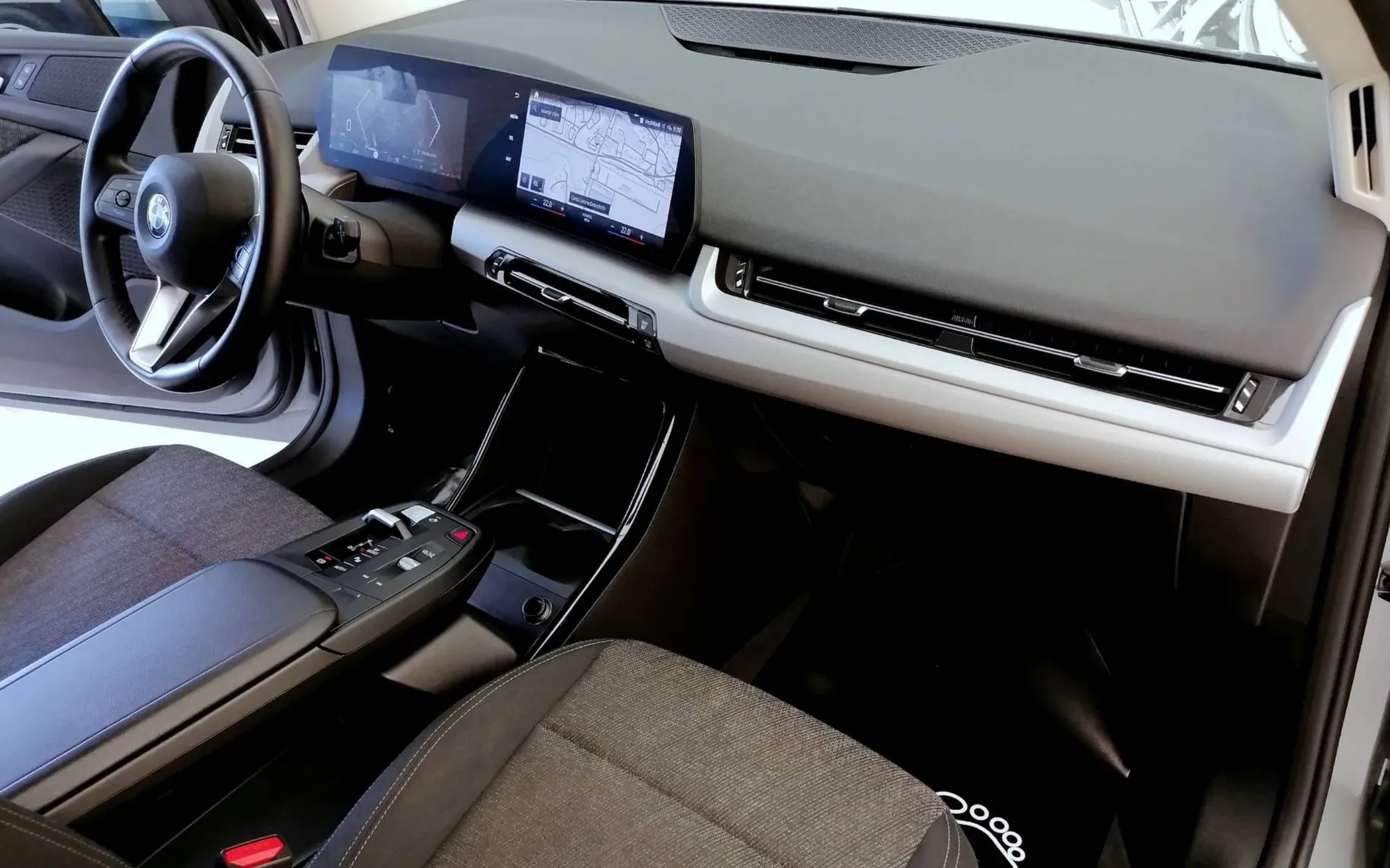 Notranja slika - BMW serija 2 Active Tourer: - 218d Active Tourer Avt. FULL LED NAVI KAMERA TOP - 7
