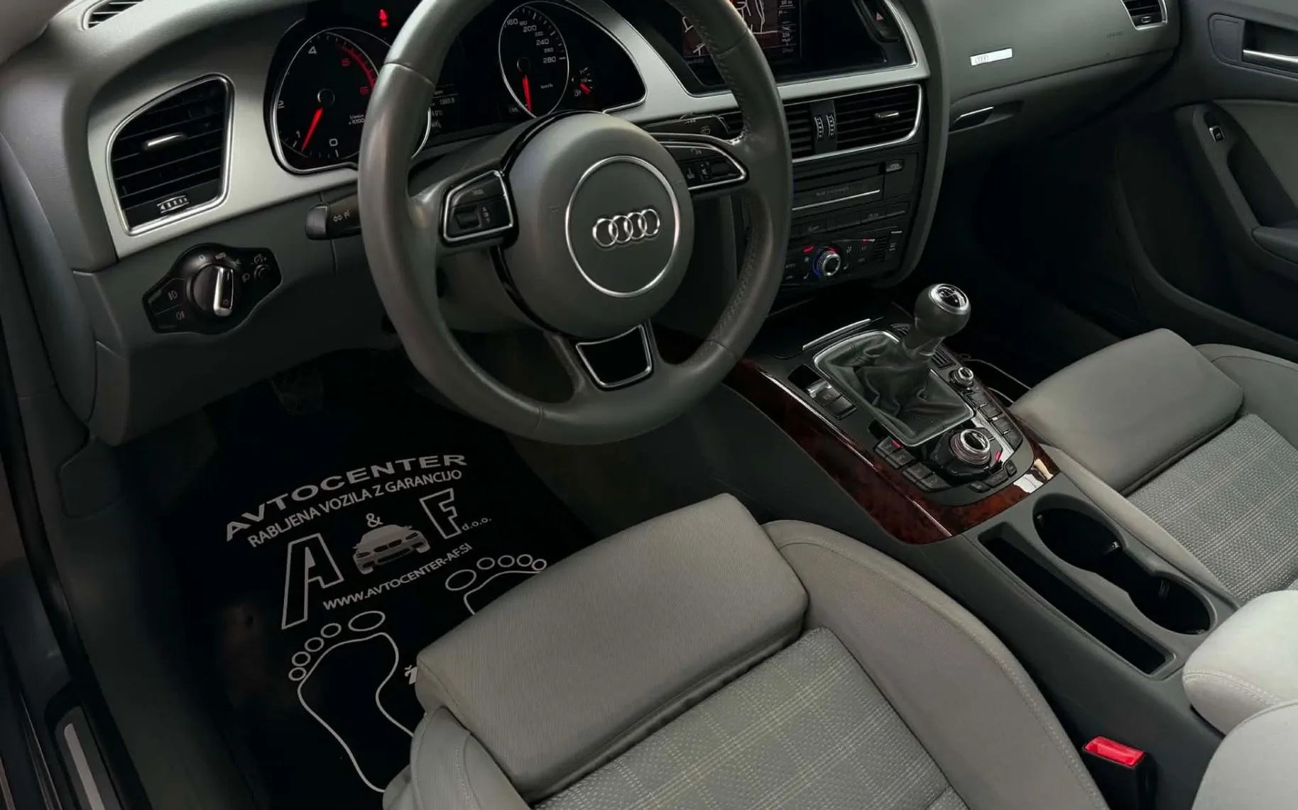Notranja slika - Audi A5 Sportback - 2.0 TDI-2X S LINE-185.000km-LIZING ZA TUJCE-NAVI-. - 10