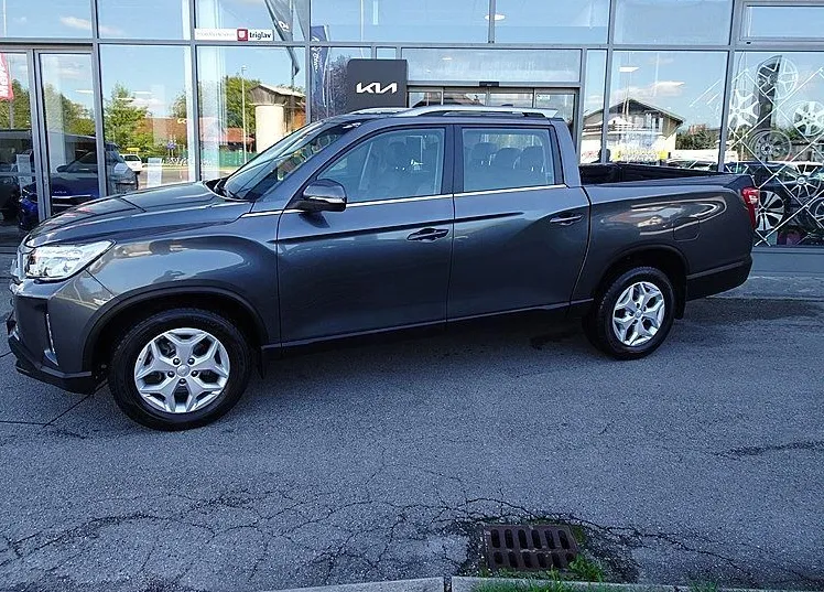 Zunanja slika - SsangYong Musso - 2.2 XDi ULTIMATE 4WD A T TOV. GARANCIJA. KLJUKA - 3