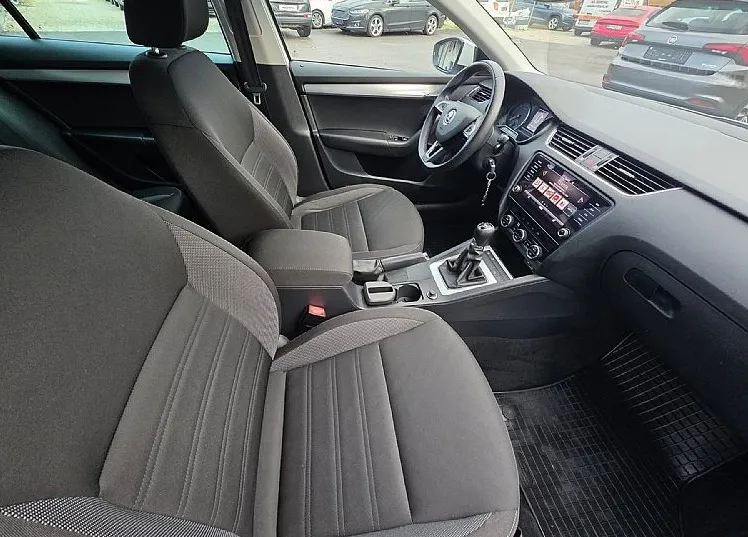 Zunanja slika - Škoda Octavia - 1.6 TDI STYLE ALU PLATIŠČA-PDC-NAVIGACIJA - 11