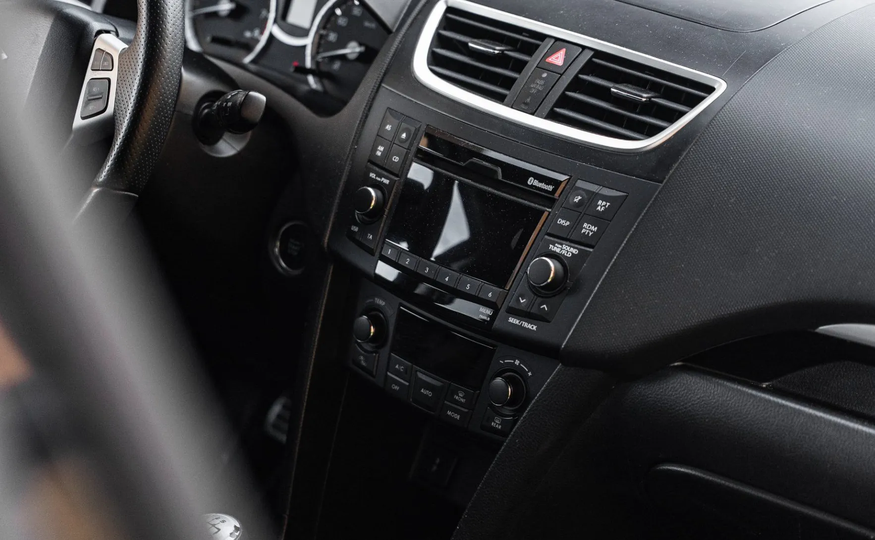 Zunanja slika - Suzuki Swift - 1.6 Sport - Xenon - Ogrevanje sedežev - Keyless - 14