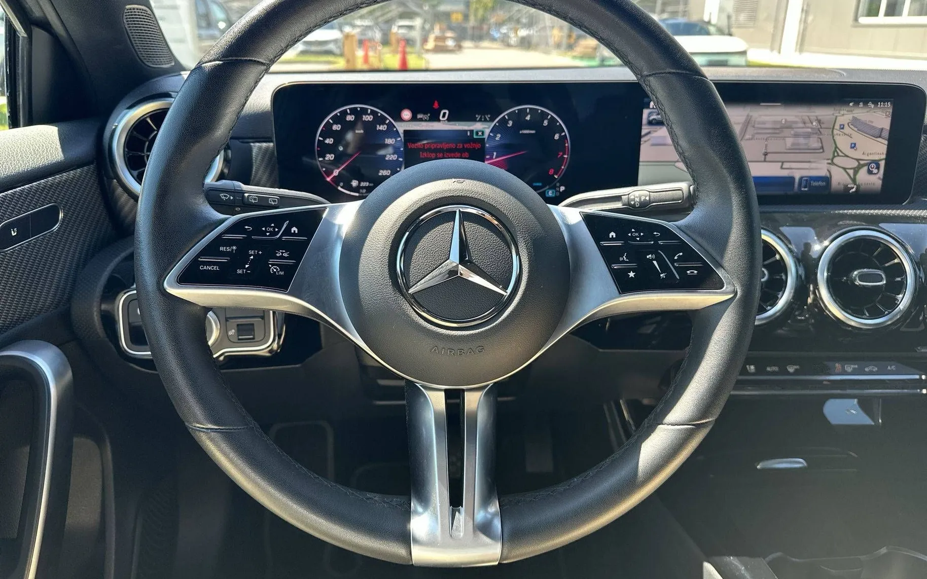 Notranja slika - Mercedes-Benz A-Razred - A 180 Progressive Avt. VIRTUAL GRETJE SED.LED LUČI - 14