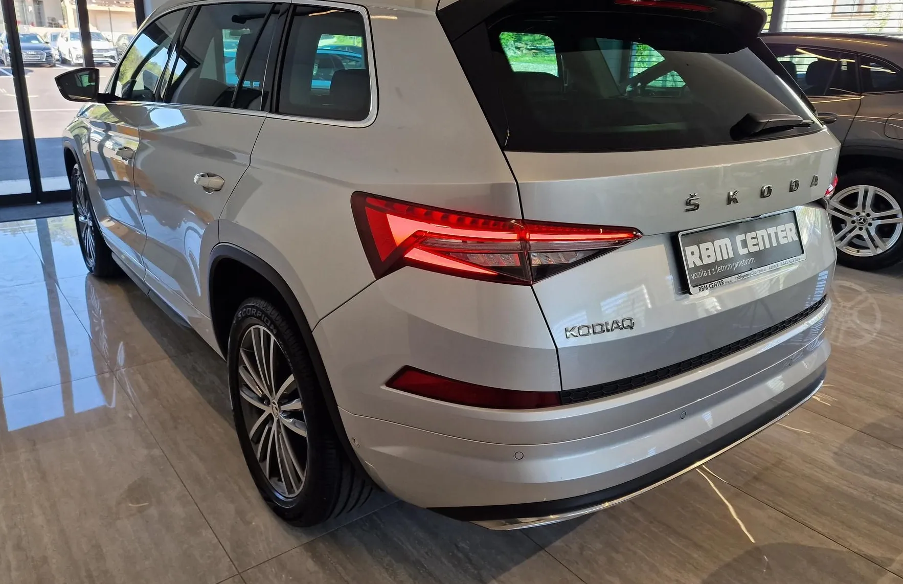 Zunanja slika - Škoda Kodiaq - 2.0 TDI 110 kW L K|USNJE|MEMORY|360|KLJUKA|HI-FI - 4