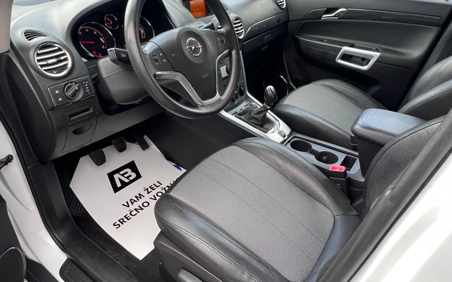 Notranja slika - Opel Antara - 2.2 CDTI+ALU+SAMO 107.208 km PREVOŽENIH - 9