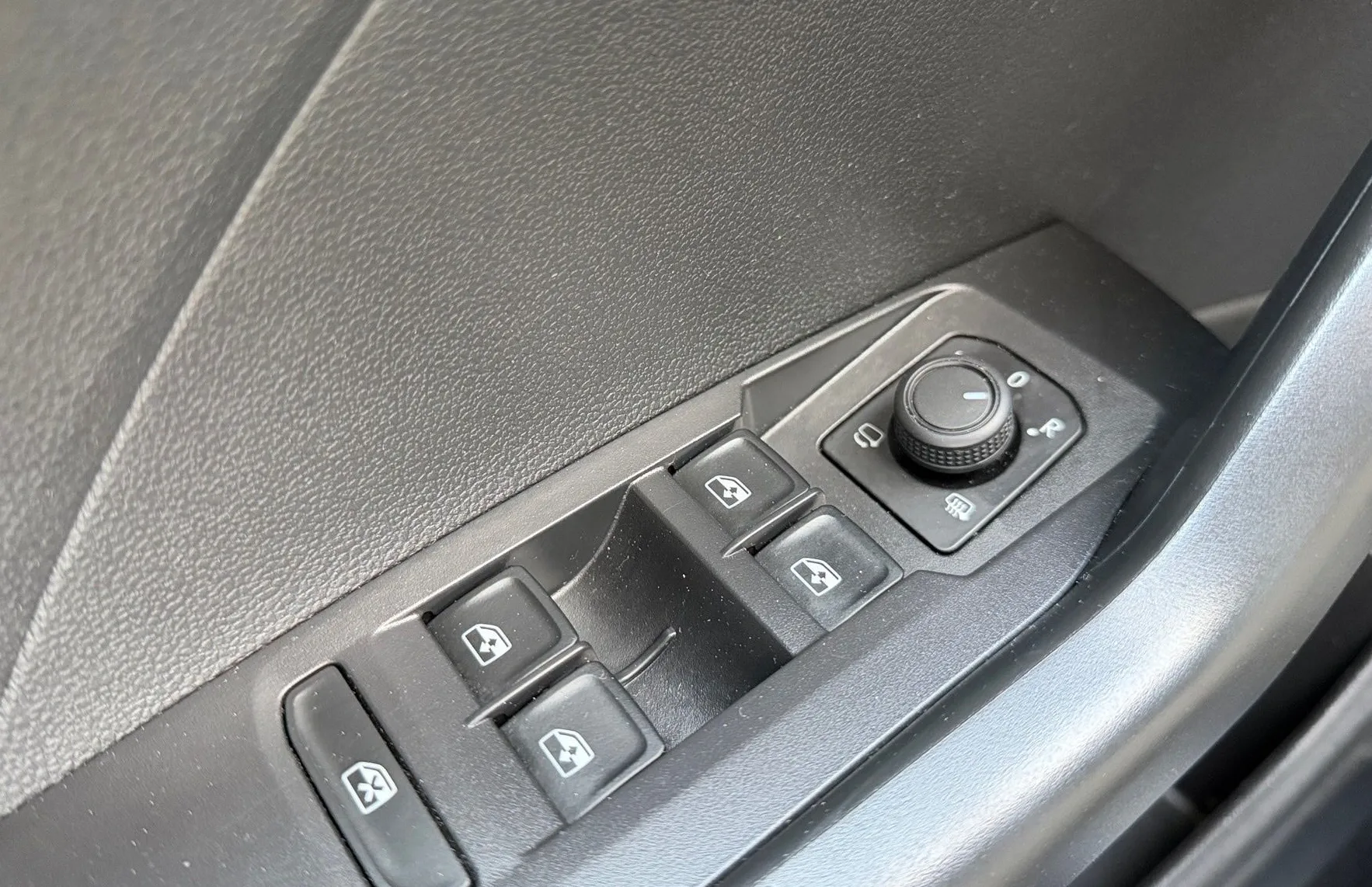 Zunanja slika - VW T-Cross - 1.0 TSI BMT 4All DSG-SLO-LED-PDC-Kamera-AppConnect - 19