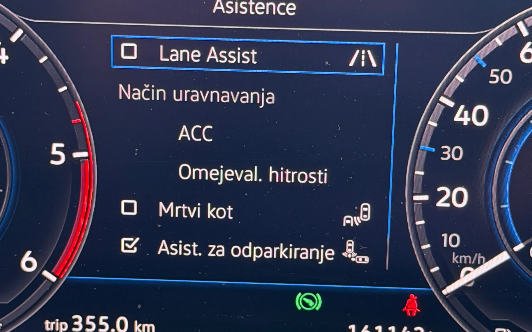 Notranja slika - Volkswagen Golf - Variant 2,0 TDI BMT Highline DSG - 11