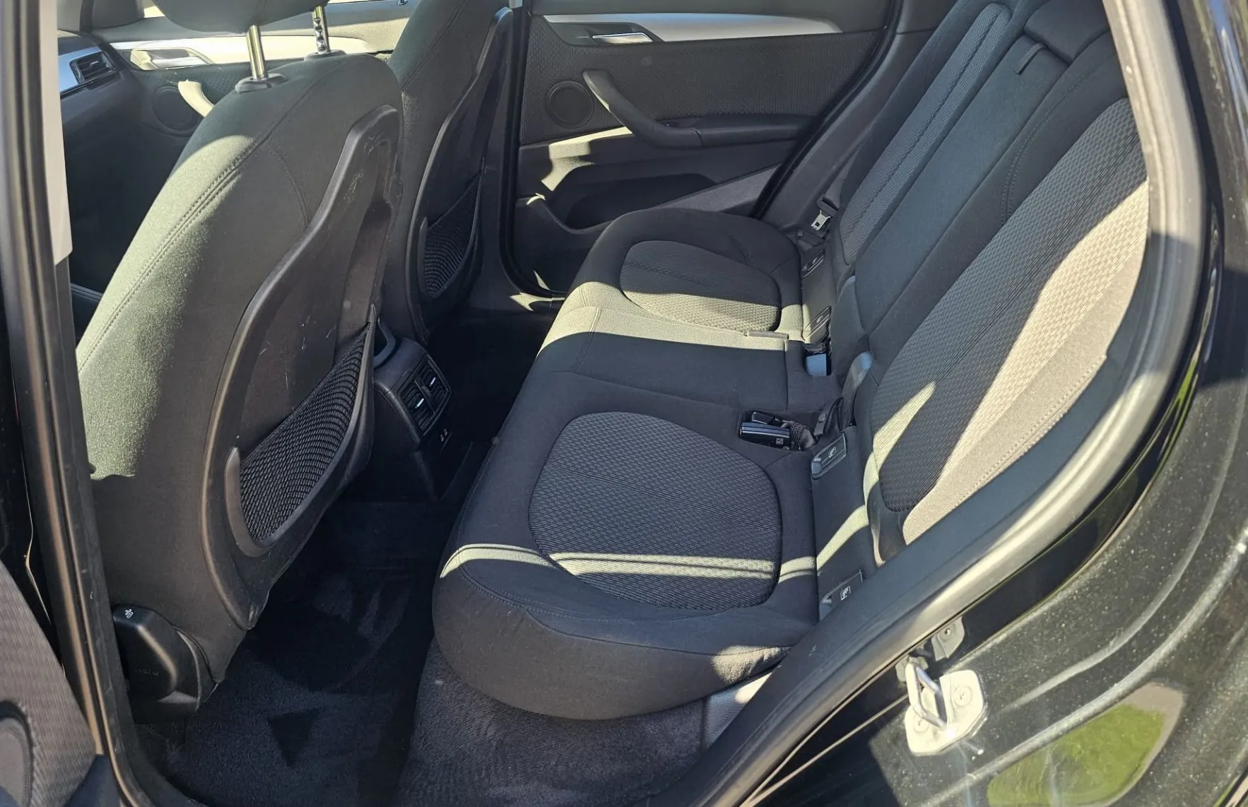 Zunanja slika - BMW X1 - serija : xDrive25e Advantage Avt.|navi|el prtljažnik|fulLED - 10