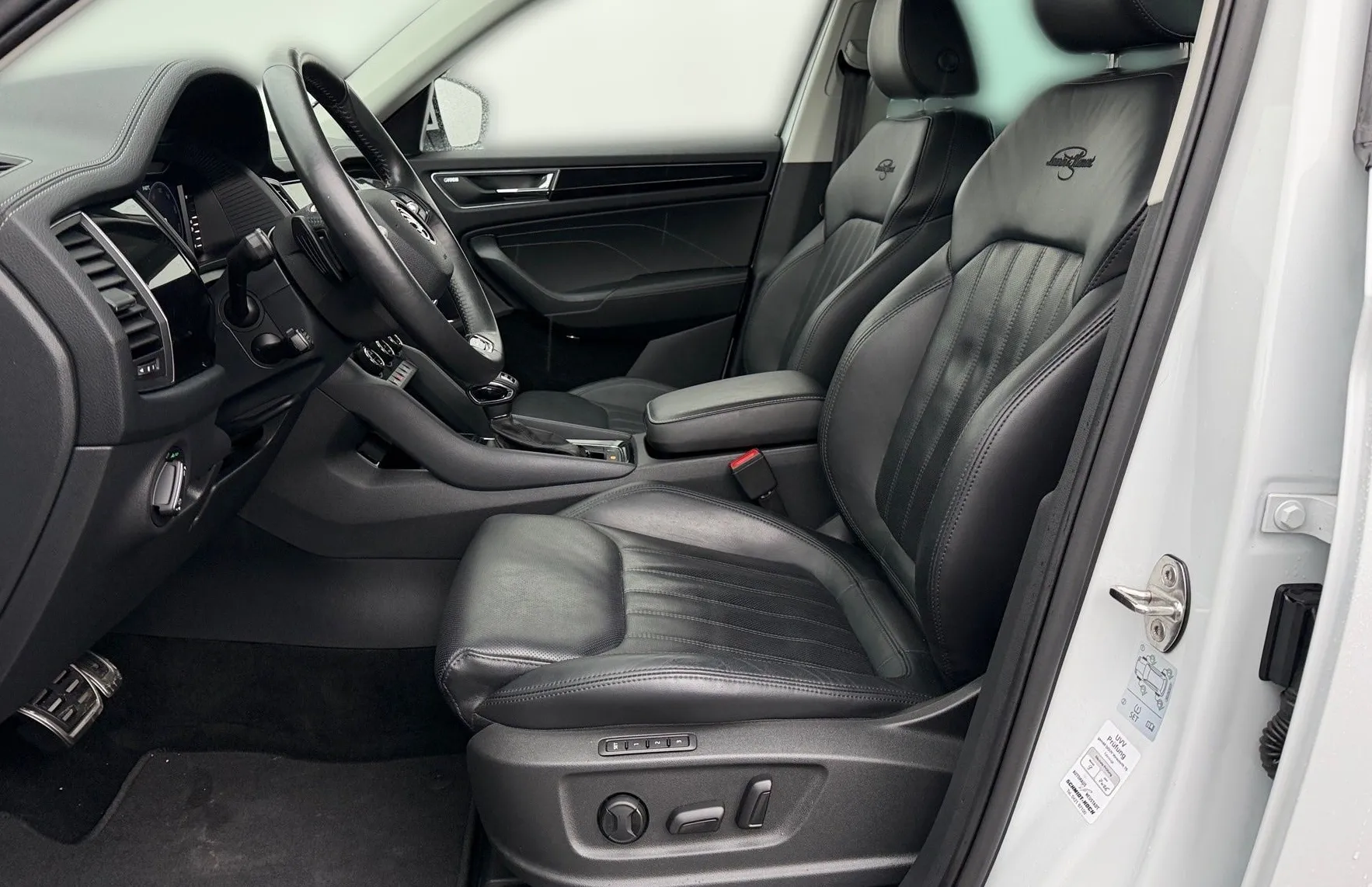 Zunanja slika - Škoda Kodiaq - L K 2.0 TDI 110kW 4X4 DSG-Matrix LED-Mrtvi kot-... - 7