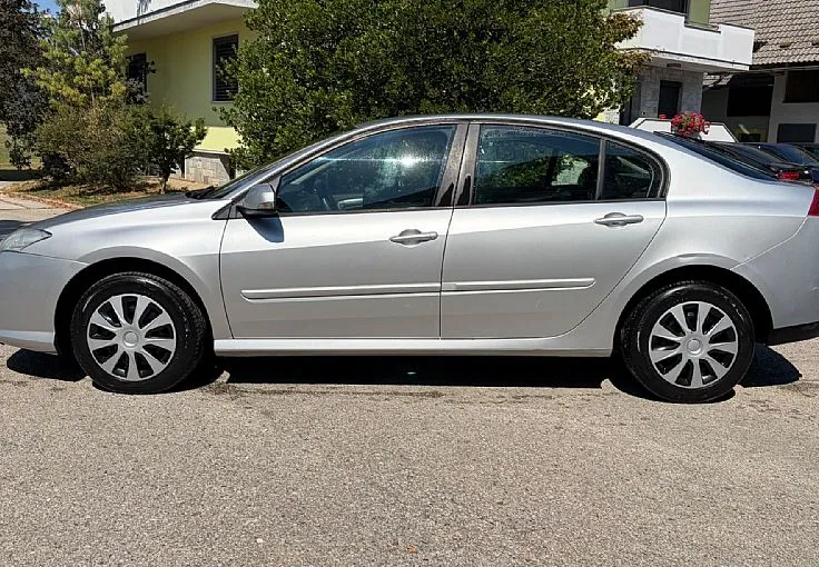 Zunanja slika - Renault Laguna - Dynamique 2.0 dCi - 8