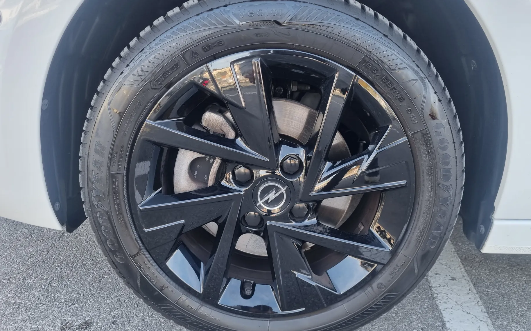 Zunanja slika - Opel Corsa - 1.2 Turbo Avtomatik - SAMO 12.199km - TOP OPREMA - 13