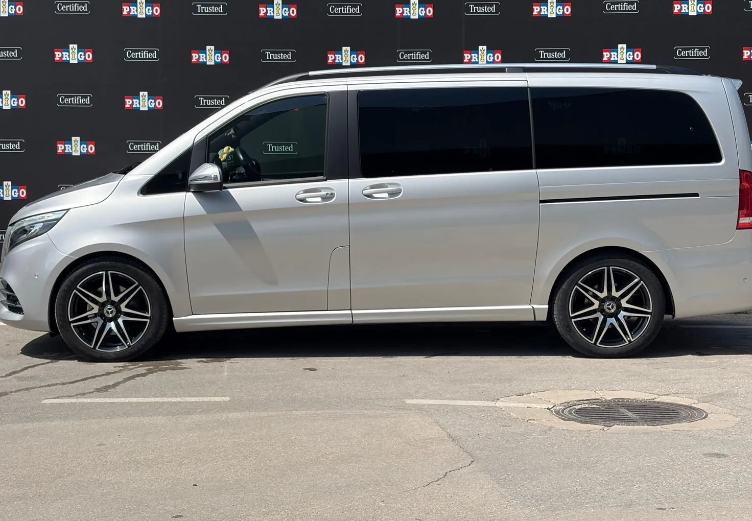 Zunanja slika - Mercedes-Benz V-Razred - V 220d AMG Line Avt. srednje dolgi - spalni paket - 2