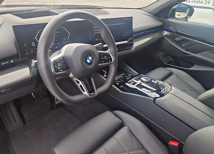 Zunanja slika - BMW Serija 5 - Touring: 520d xDrive  AT  M PAKET - ACC - HARMAN - 9