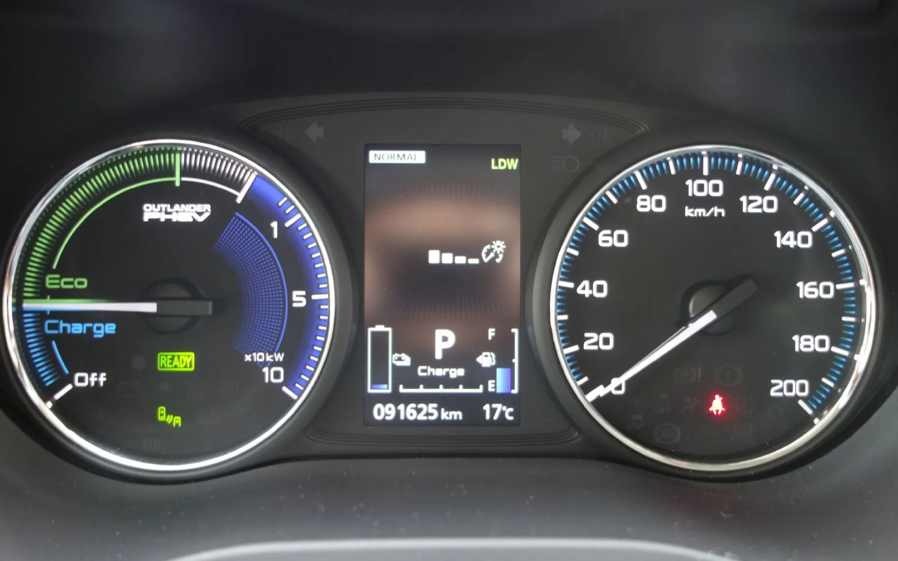 Zunanja slika - Mitsubishi Outlander - PHEV 2.4 MIVEC Twin Motor INSTYLE+ - 16