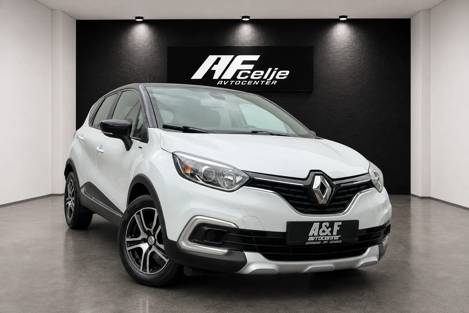 Zunanja slika - Renault Captur - TCe 90-LIMITED-34.000km-LED-NAVI-TEMPOMAT-PDC- - 3