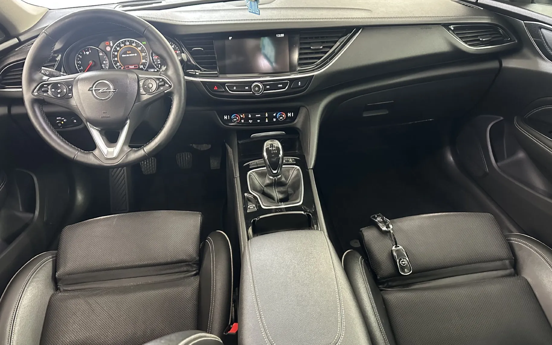 Notranja slika - Opel Insignia - 2.0 CDTI Innovation.NEMŠKI+4ALU.KAMERA.USNJE.DIZEL - 6