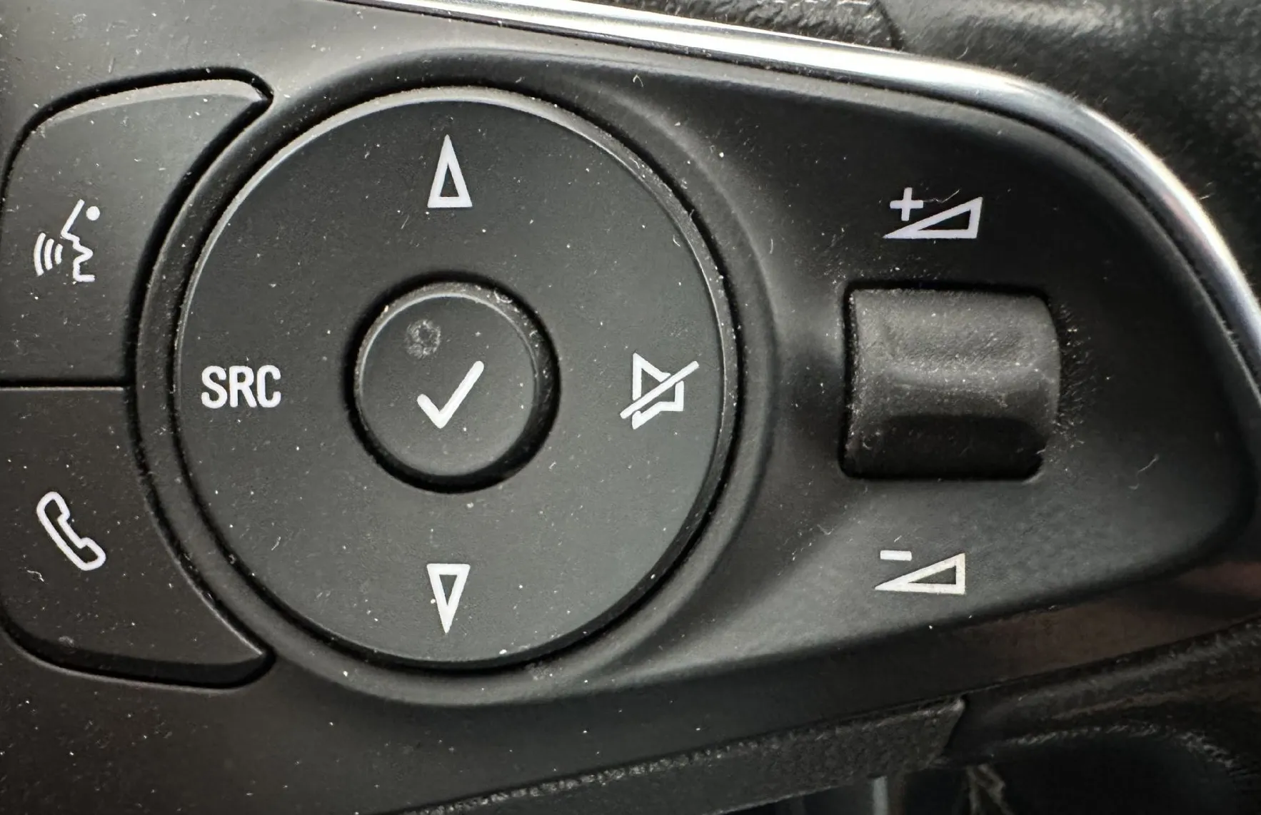 Zunanja slika - Opel Grandland X - 1.2 TURBO.96KW KAMERA.LED.KLJUKA+4ALU.SAMO 87000KM - 9