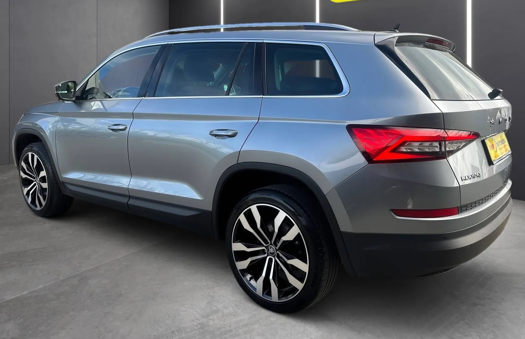 Zunanja slika - Škoda Kodiaq - 2.0 TDI FUL LED ACC NAVI VIRTUAL HI-FI KLJUKA TOP - 5
