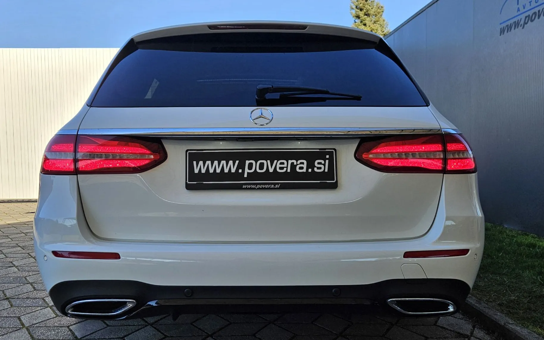Zunanja slika - Mercedes-Benz E-Razred - E 220 d AMG line+ACC+PANO+MULTIBEAM+USNJE+PRIKLOP+ - 17