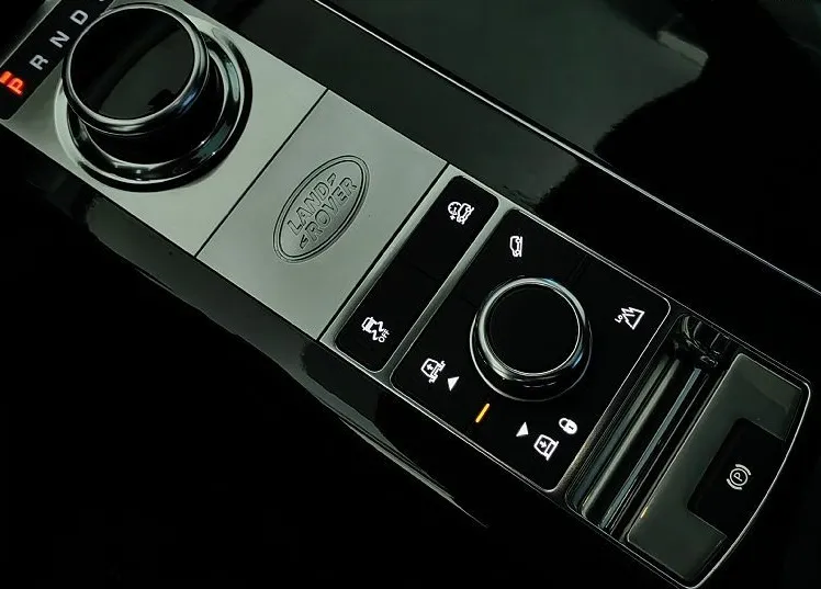 Zunanja slika - Land Rover Range Rover - 4.4SD-V8-AUTOBIOGRAPHY-SOFT-CL-PANOR-HLA-SED-KAMER - 20