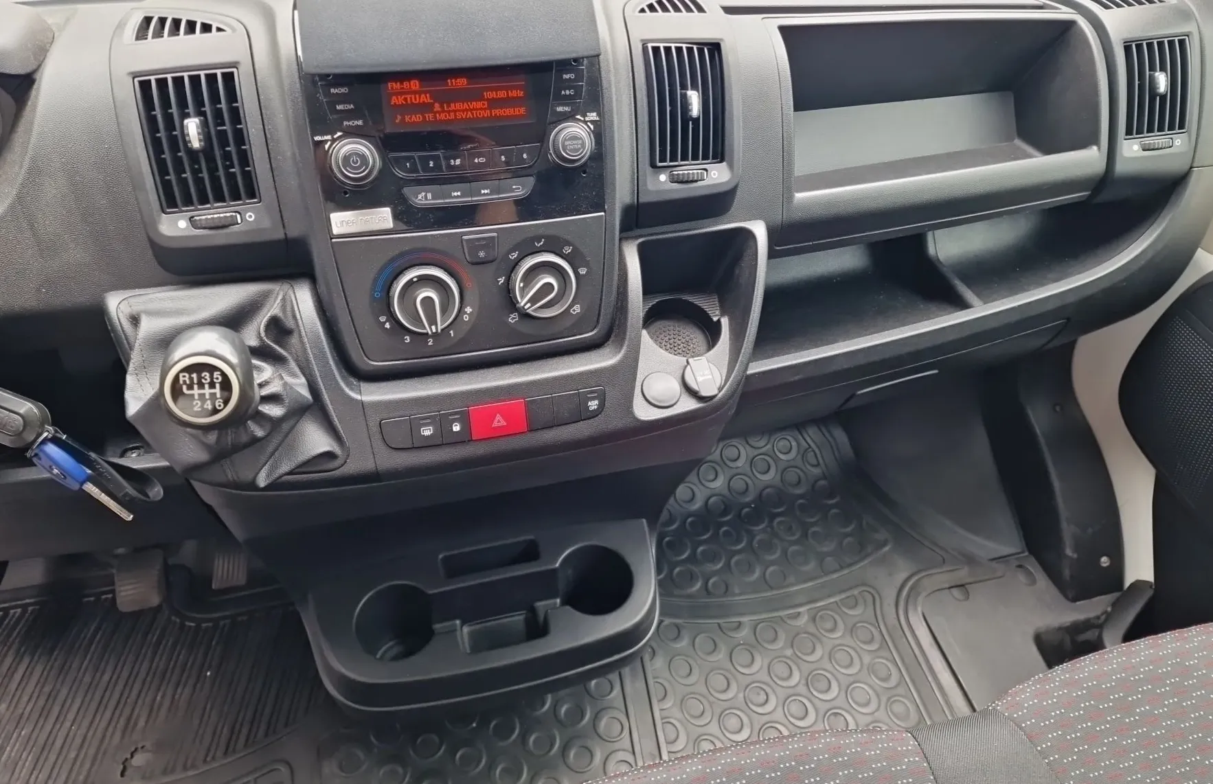Zunanja slika - Citroën Jumper - 2.2 HDI L4H3 - 11