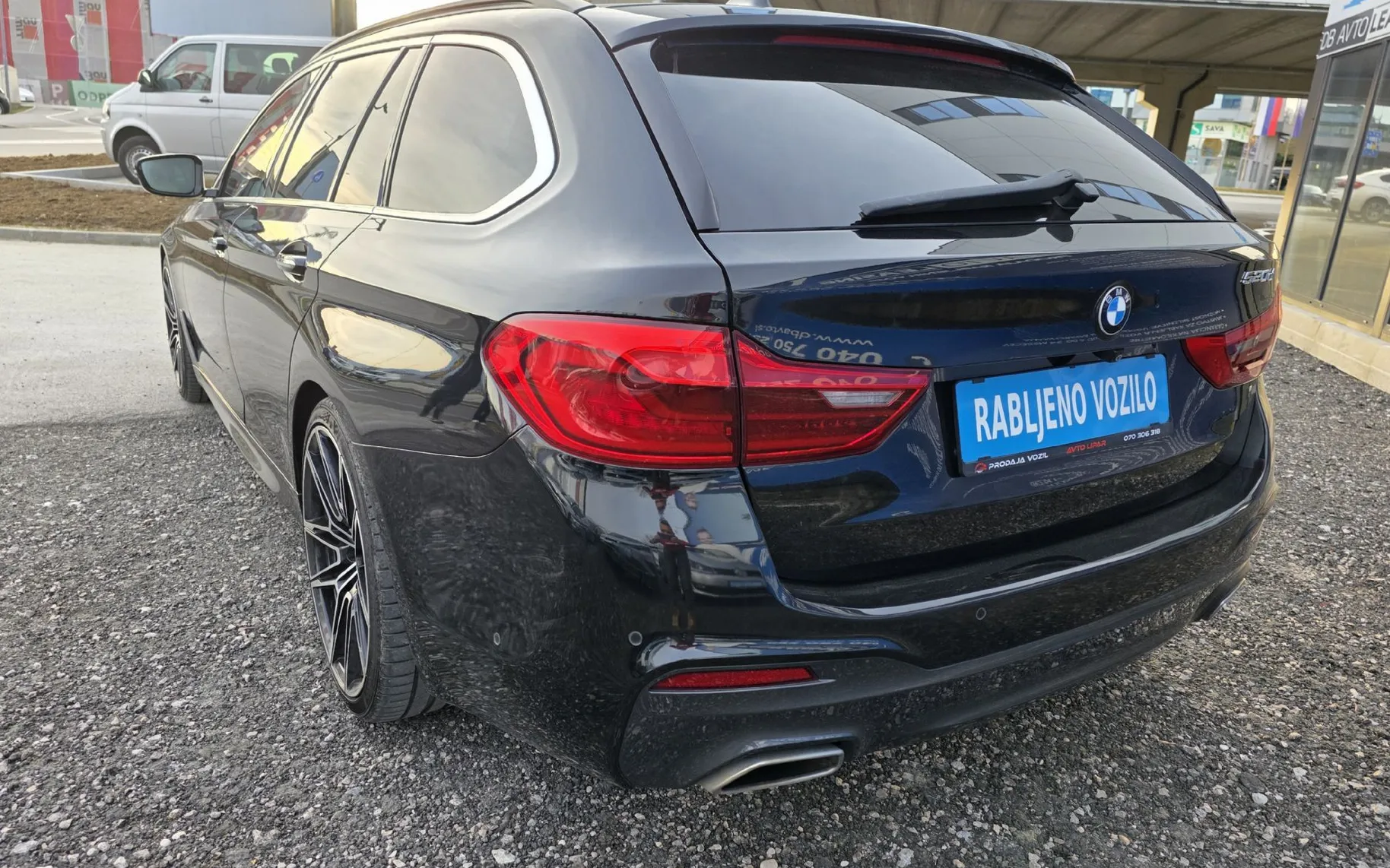 Zunanja slika - BMW Serija 5 - Touring: 520d aut. M PAKET.HUD.360KAMERA.AMBIENTAL - 3