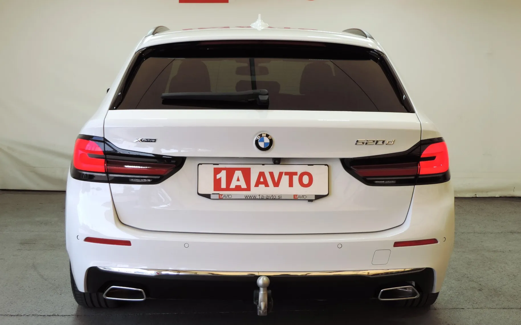 Zunanja slika - BMW Serija 5 - 520d xDrive Touring Avt. Luxury - 6