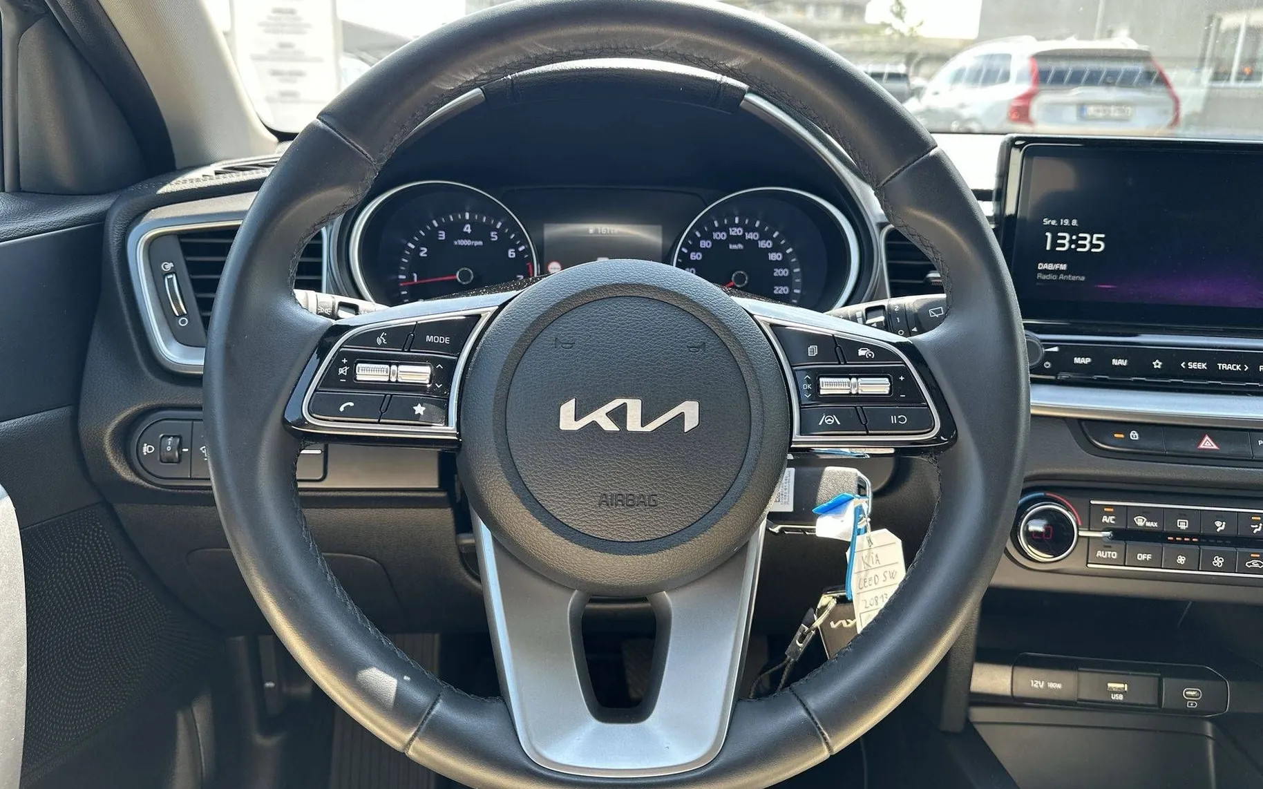 Notranja slika - KIA Ceed SW - 1.5 T-GDI LX Champion+ ISG - 14