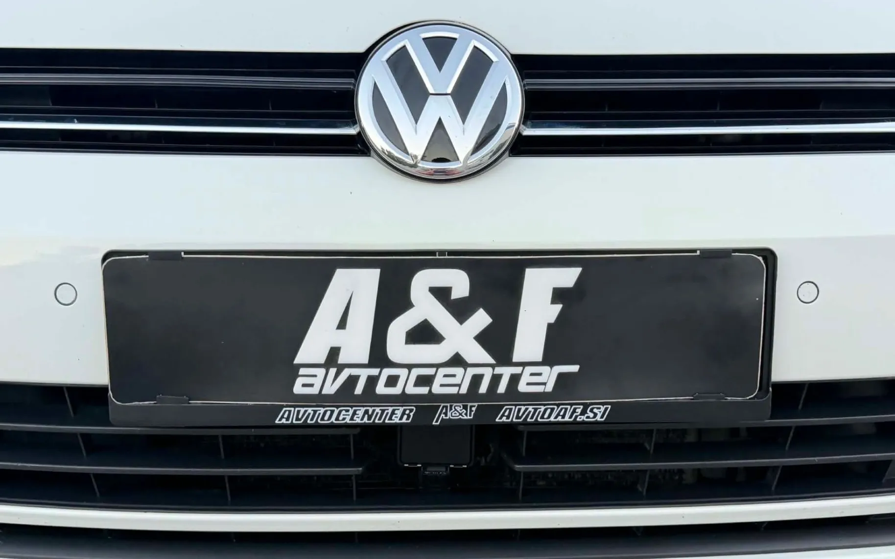 Notranja slika - Volkswagen Golf Variant - 1.6 TDI-H LINE-BI XENON+MASAŽA-LIZING ZA TUJCE- - 8