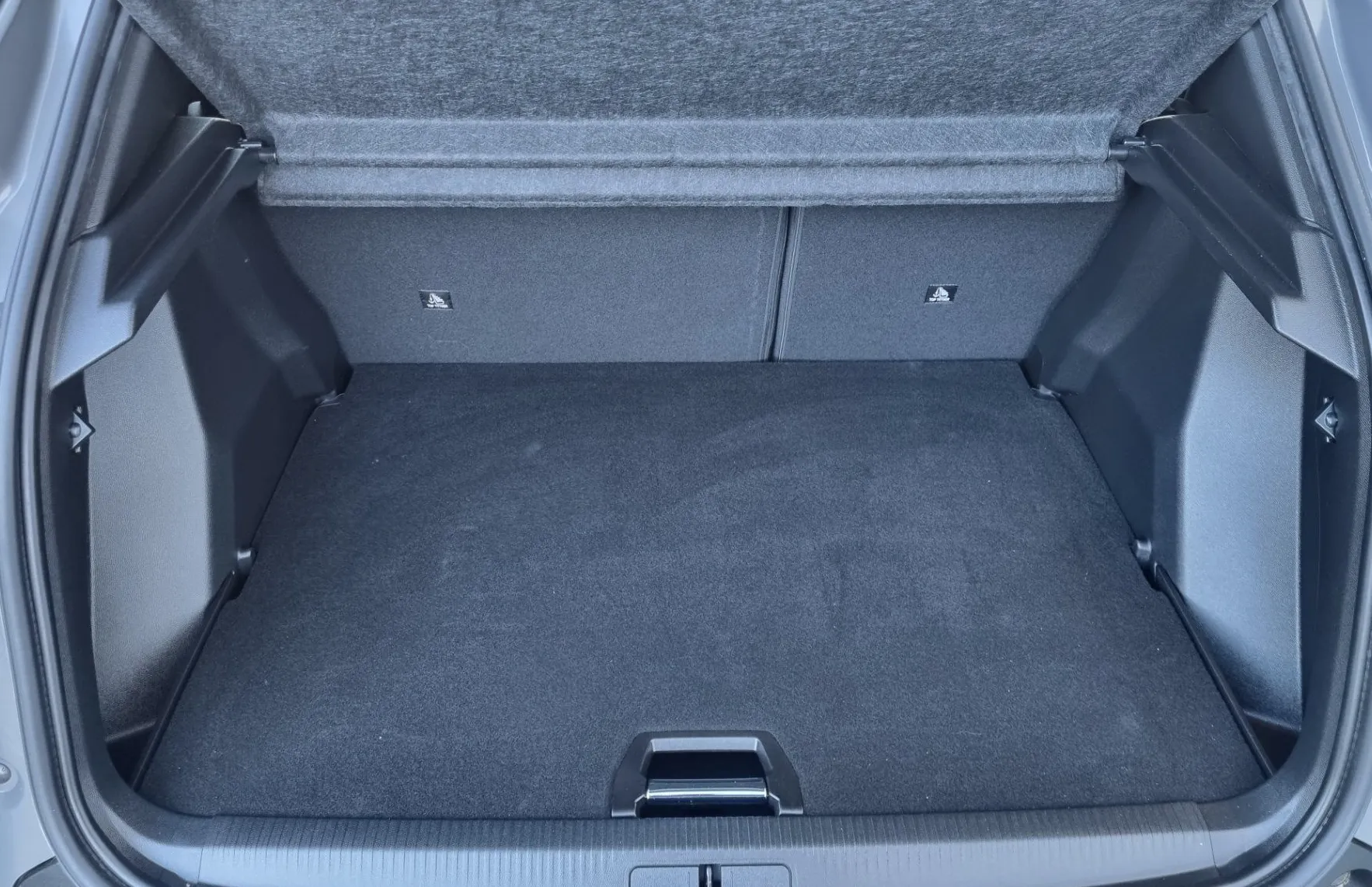 Zunanja slika - Peugeot 2008 - 1.2 PureTech 130 Allure Avtomatik - SAMO 15.632km - 13