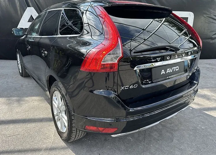 Zunanja slika - Volvo XC60 - D4 A AWD  Momentum-PANORAMA+GRET.SEDEŽEV-BIXENON - 5