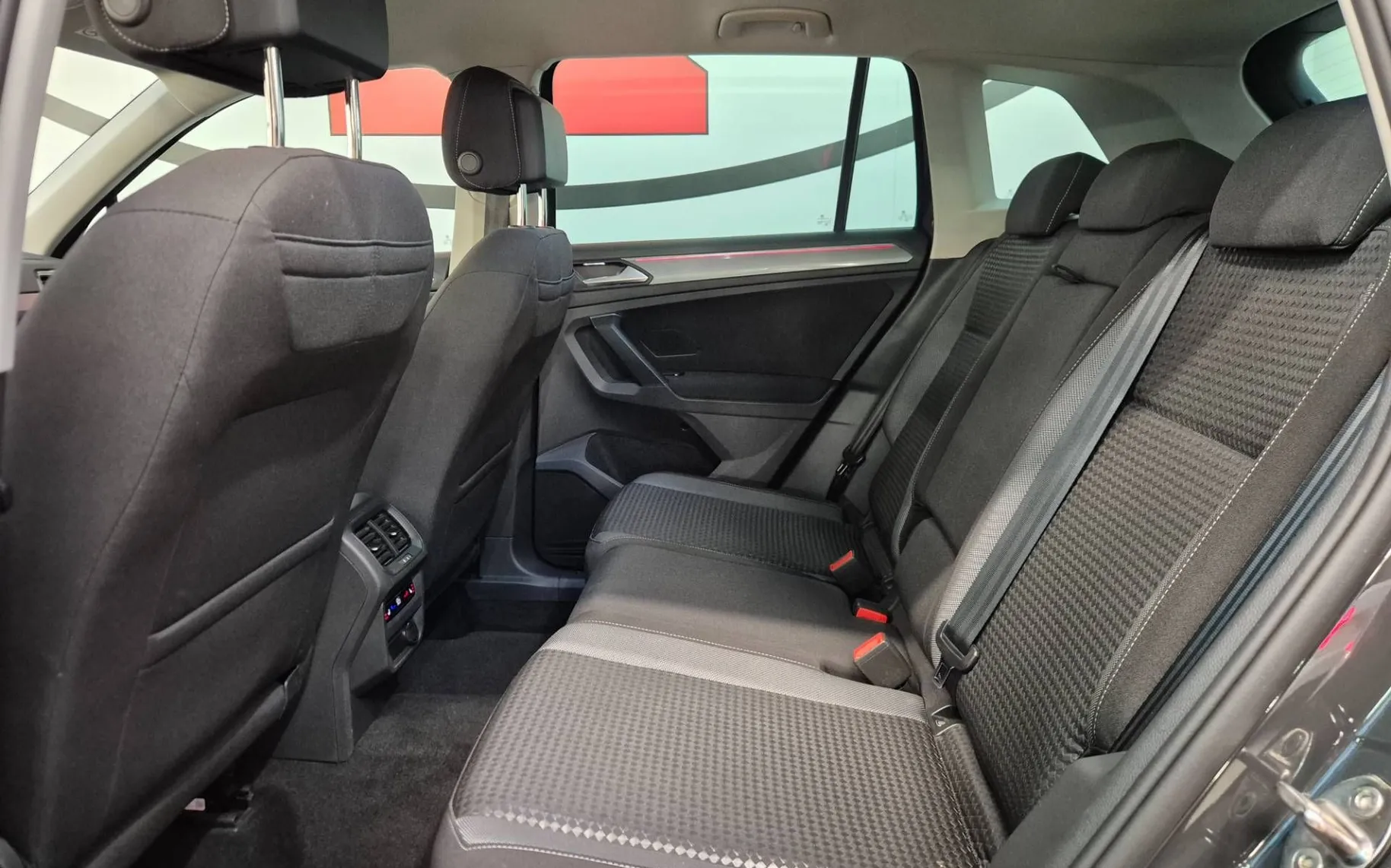 Zunanja slika - Volkswagen Tiguan - 2.0 TDI DSG 110kW ODLIČEN - 6