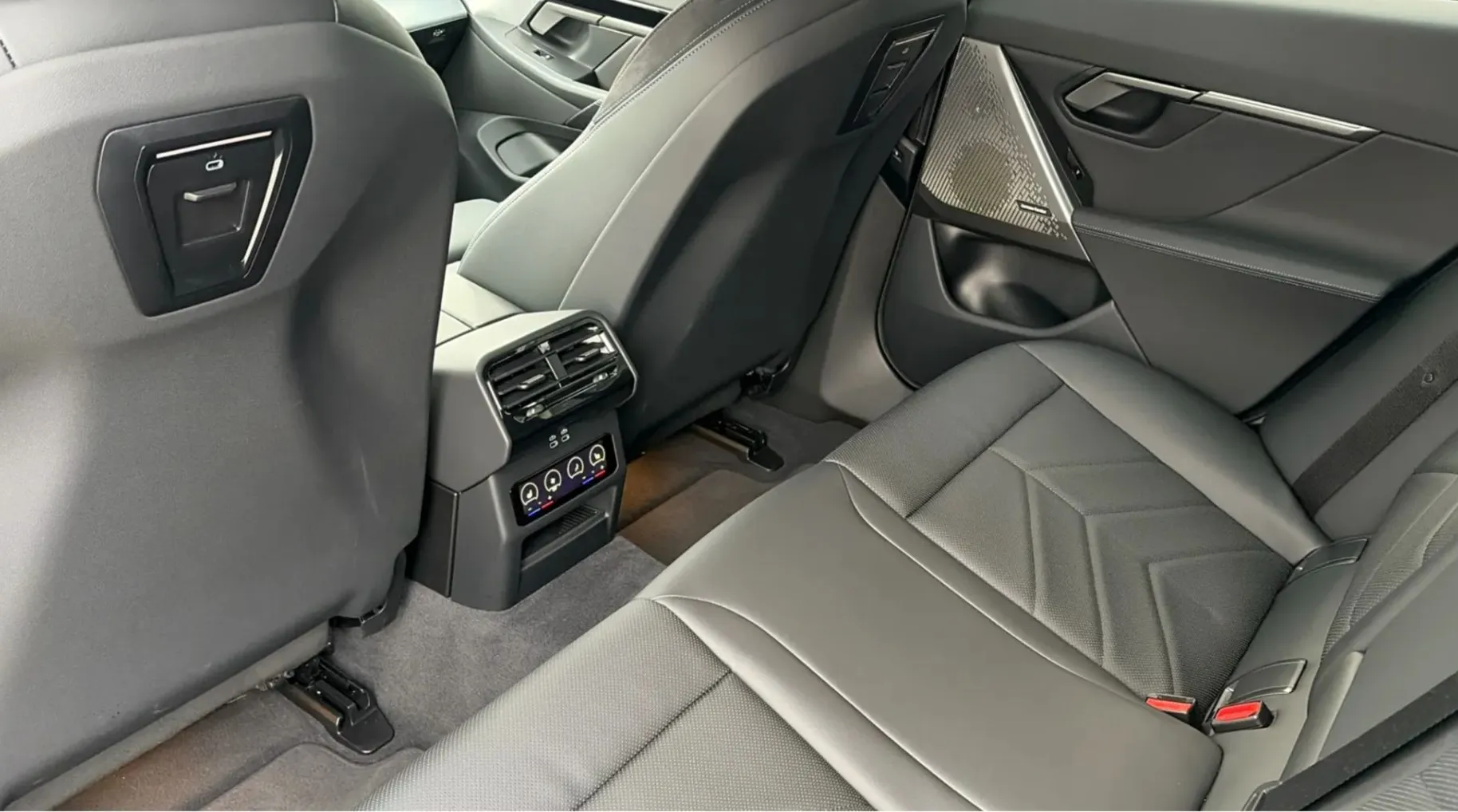 Zunanja slika - BMW Serija 5 - Touring: 520d xDrive  AT - 16