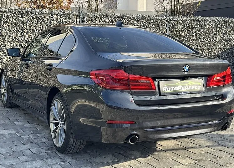 Zunanja slika - BMW Serija 5 - : 520d aut. |PANO|KAM|AMBI| - 4