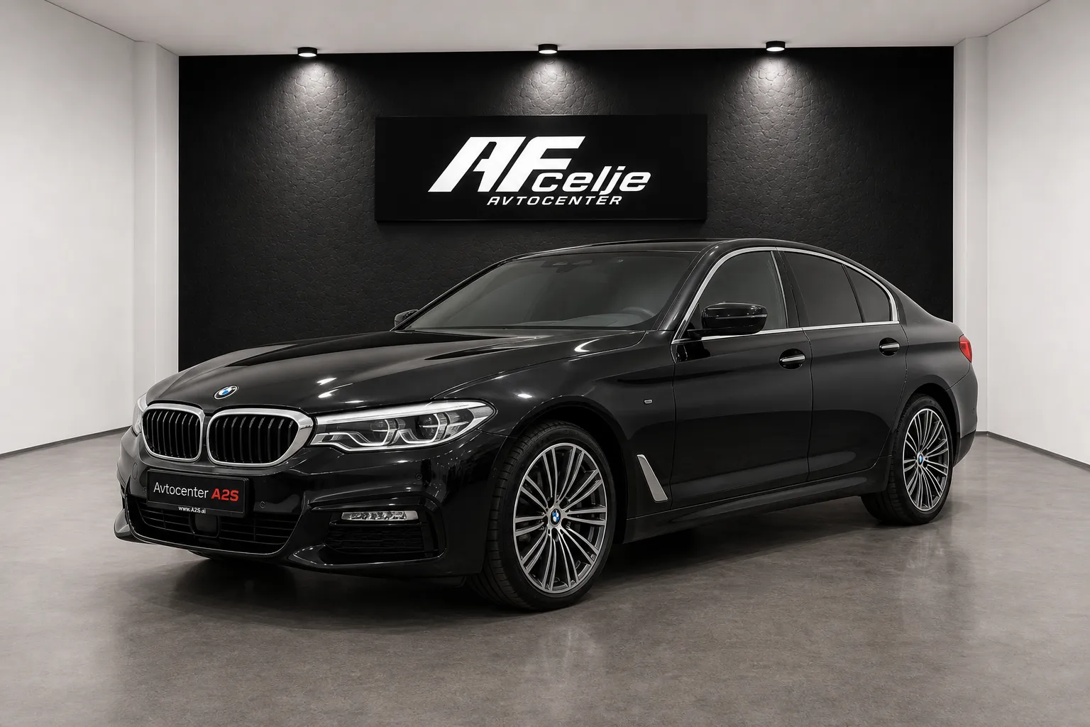 Notranja slika - BMW serija 5 Touring: - 520d-AUT-SPORT-FUL LED-LIZING ZA TUJCE-PANORAMA... - 12