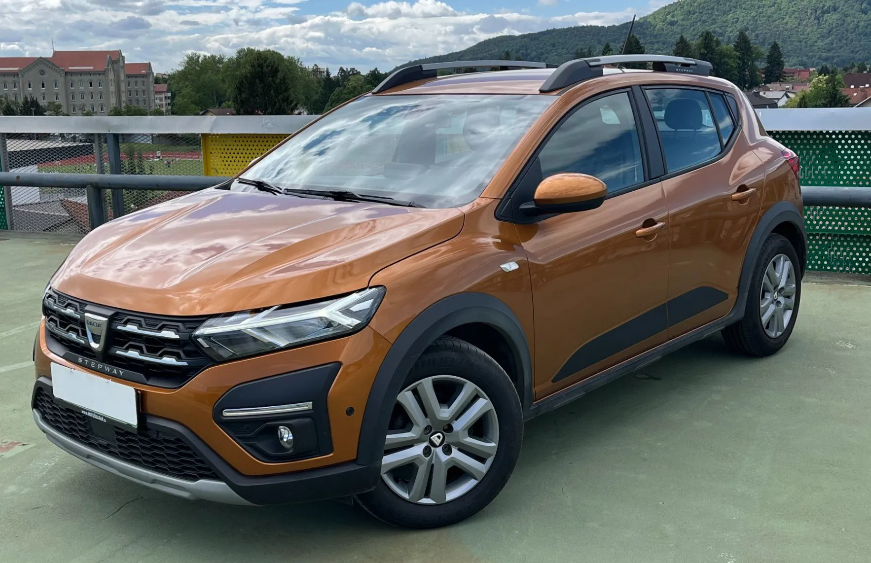 Zunanja slika - Dacia Sandero - 1.0 TCe 90 Comfort LED. VZR KAM. 2X PDC. TEMP.NAVI - 1