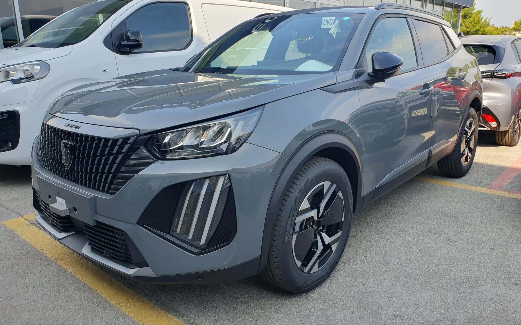 Zunanja slika - Peugeot 2008 - Allure HIBRID 110 - NA ZALOGI - 9