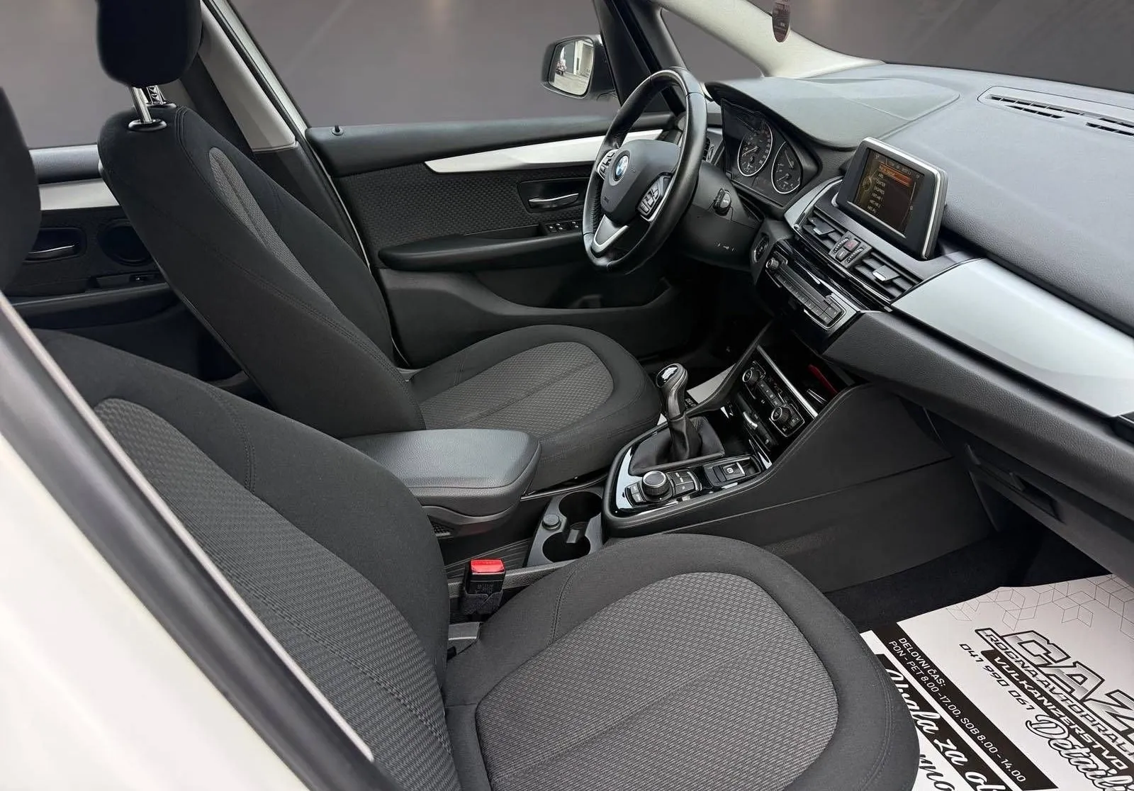 Notranja slika - BMW serija 2 Gran Tourer: - 216d Sport Line - 10