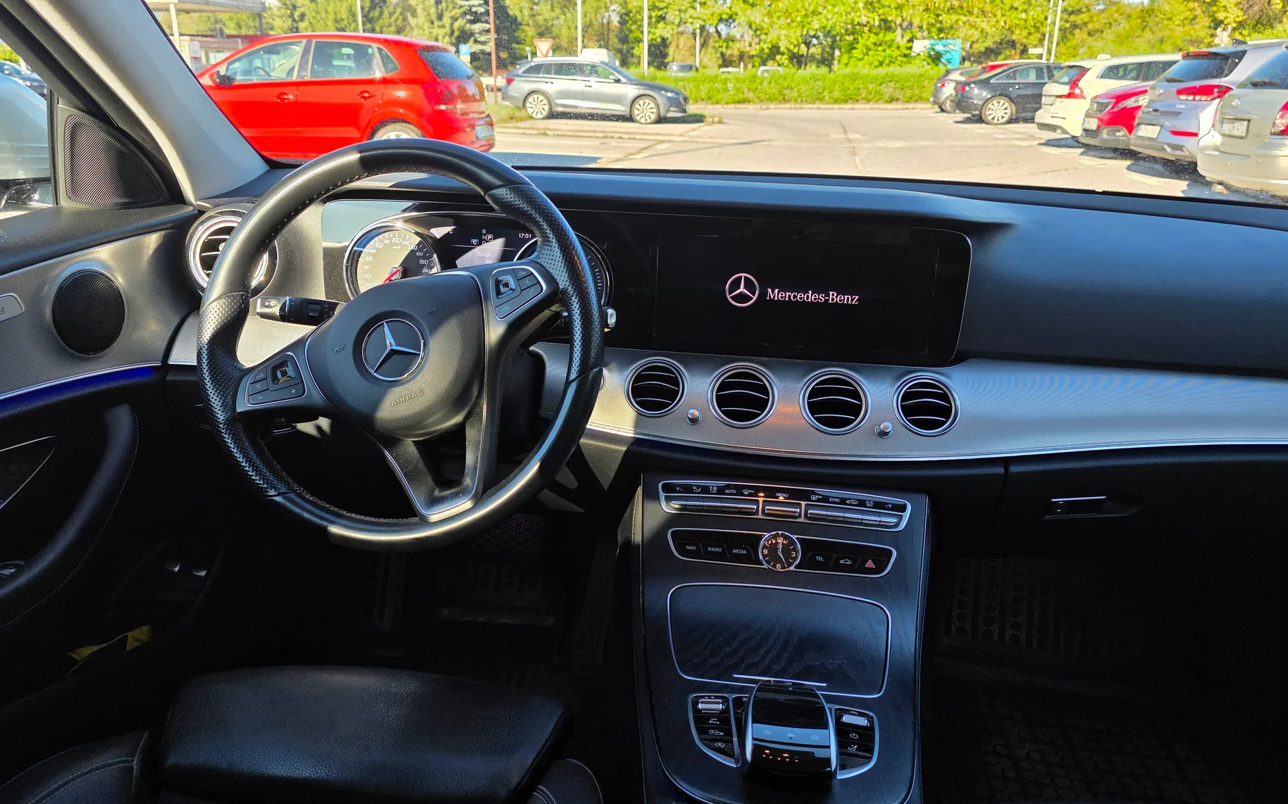 Notranja slika - Mercedes-Benz E-Razred - E 220 dT - 8