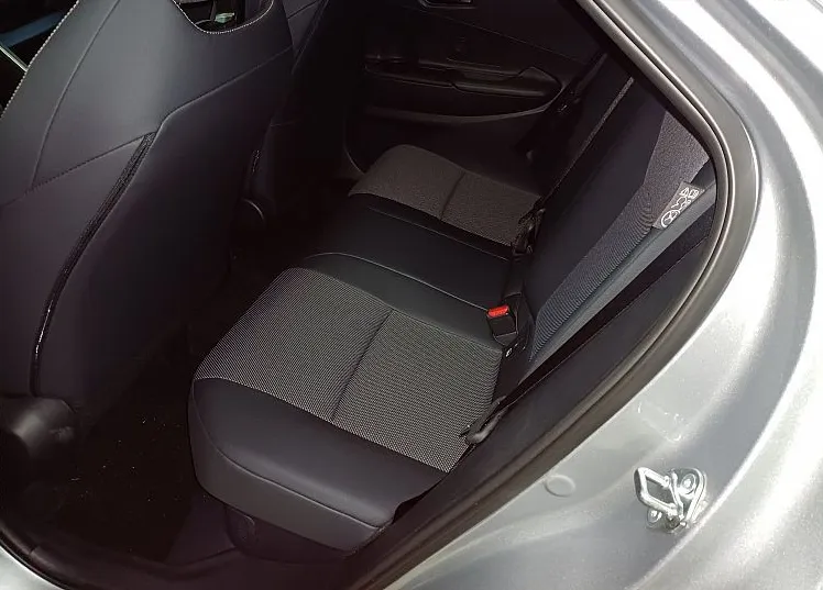 Zunanja slika - Toyota C-HR - 2.0 hibrid  HEV  GR SPORT PREMIERE - 8