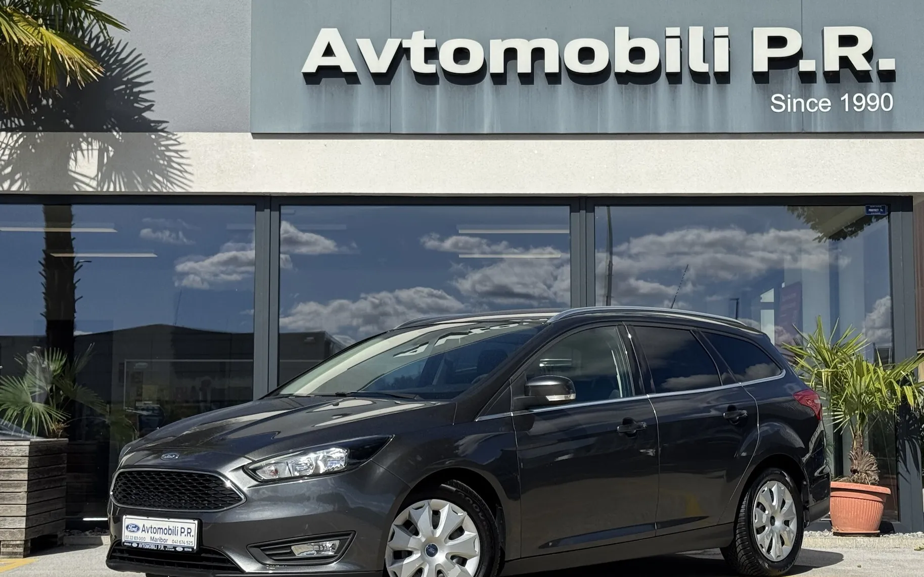 Zunanja slika - Ford Focus - Karavan 1.0 EcoBoost TREND 125KM NAVI ZIMSKI PAKET - 1