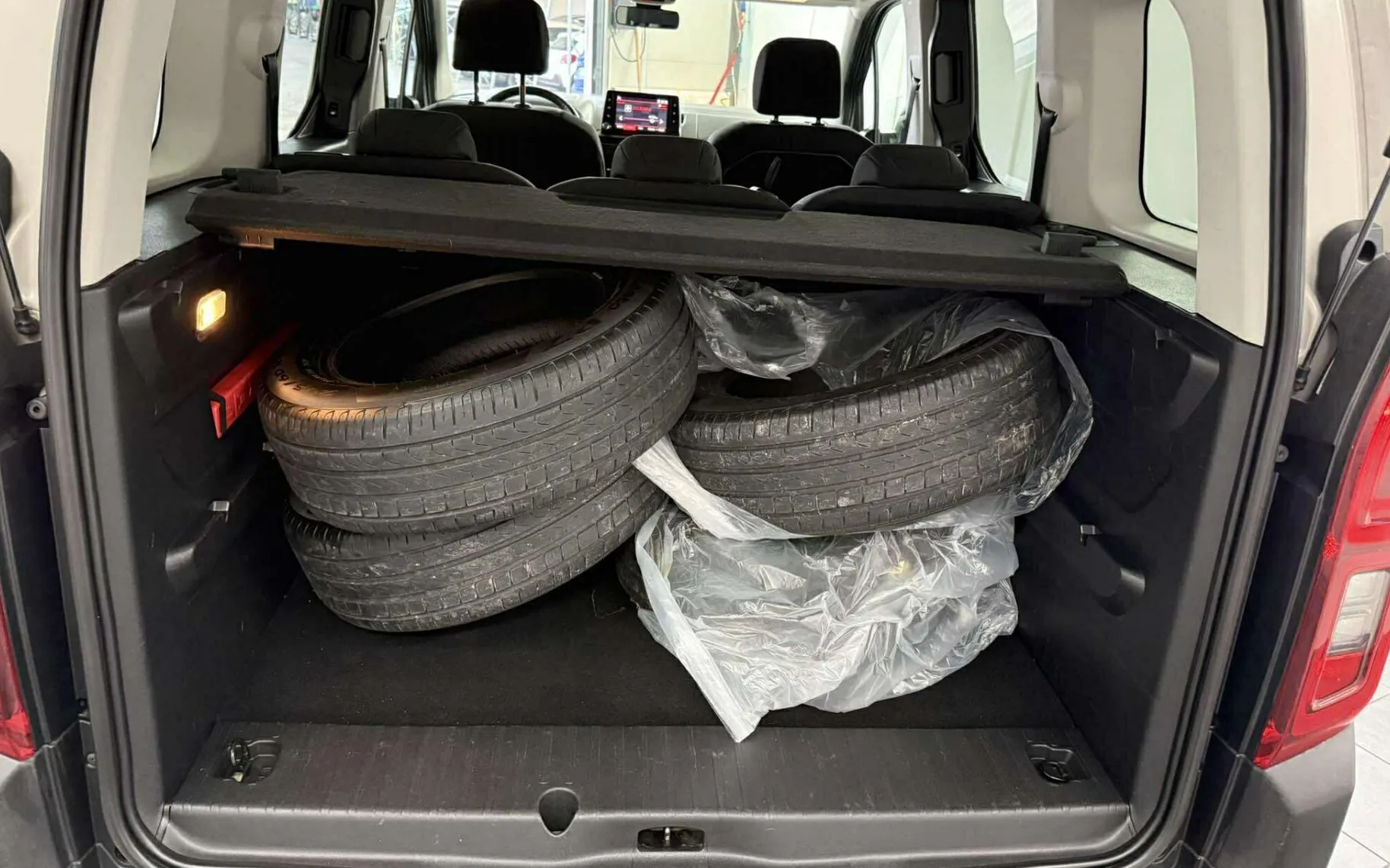 Zunanja slika - Citroën Berlingo - BlueHDi 96 kw.NAVI.PDC. AUTOMATIK.SLOVENSKI+4 GUM - 8