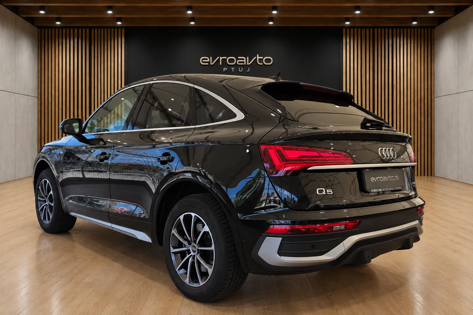 Zunanja slika - Audi Q5 Sportback - quattro 40 TDI S line-1 Lastnik-Slovensko poreklo - 3
