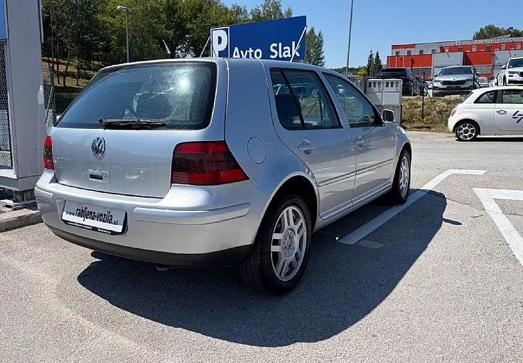 Zunanja slika - Volkswagen Golf - Basis 1.6 ZELO LEPO OHRANJEN - 6