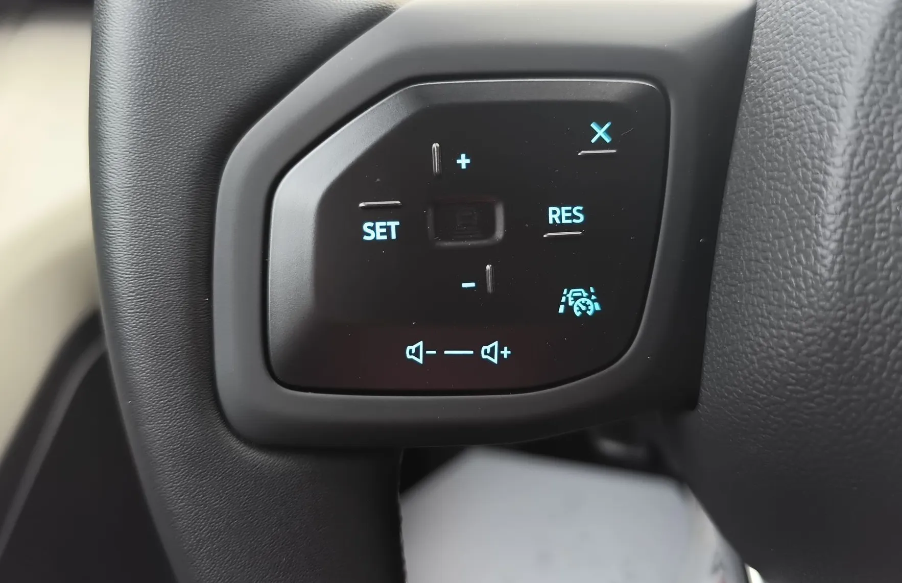 Zunanja slika - Ford Explorer - EV STYLE 170PS 52KWH RWD - 14