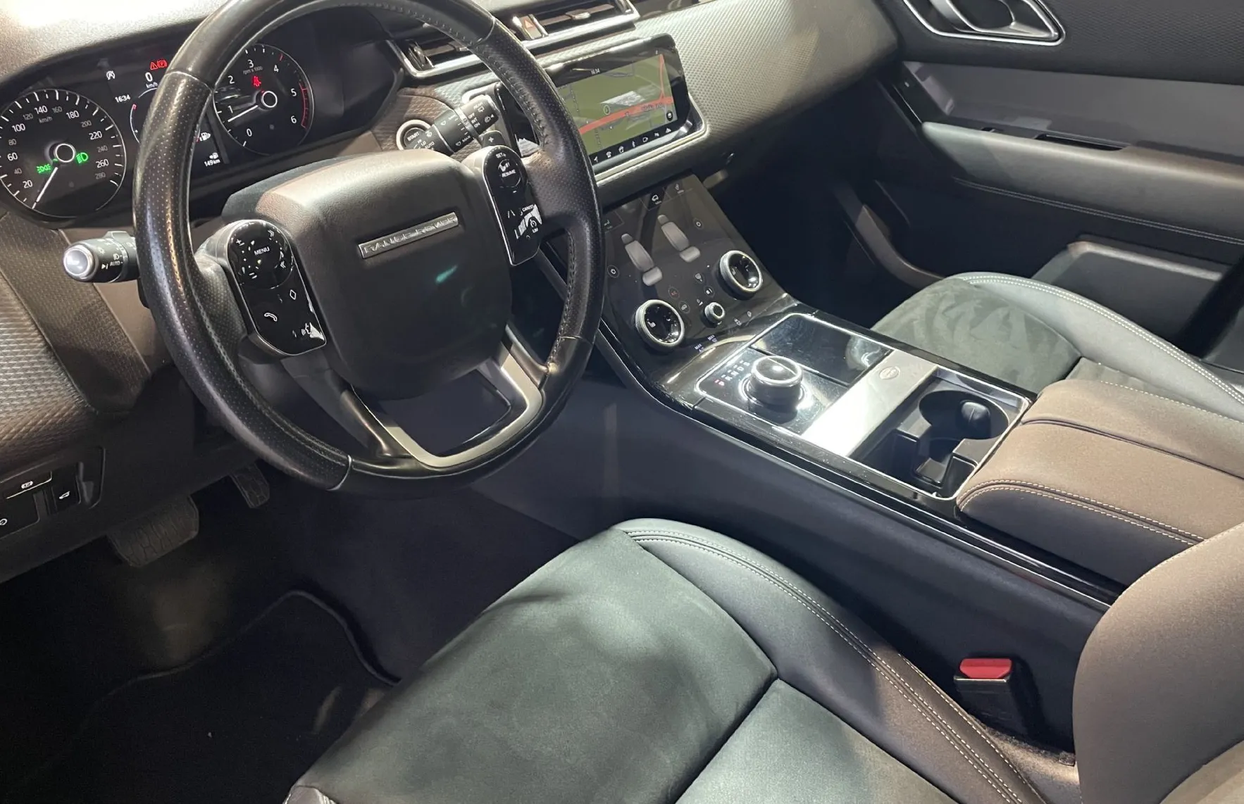 Zunanja slika - Land Rover Range Rover Velar - PANORAMA-ALCANTARA-KEYLESS-NAVI-GRETJE-RADAR-LE - 9