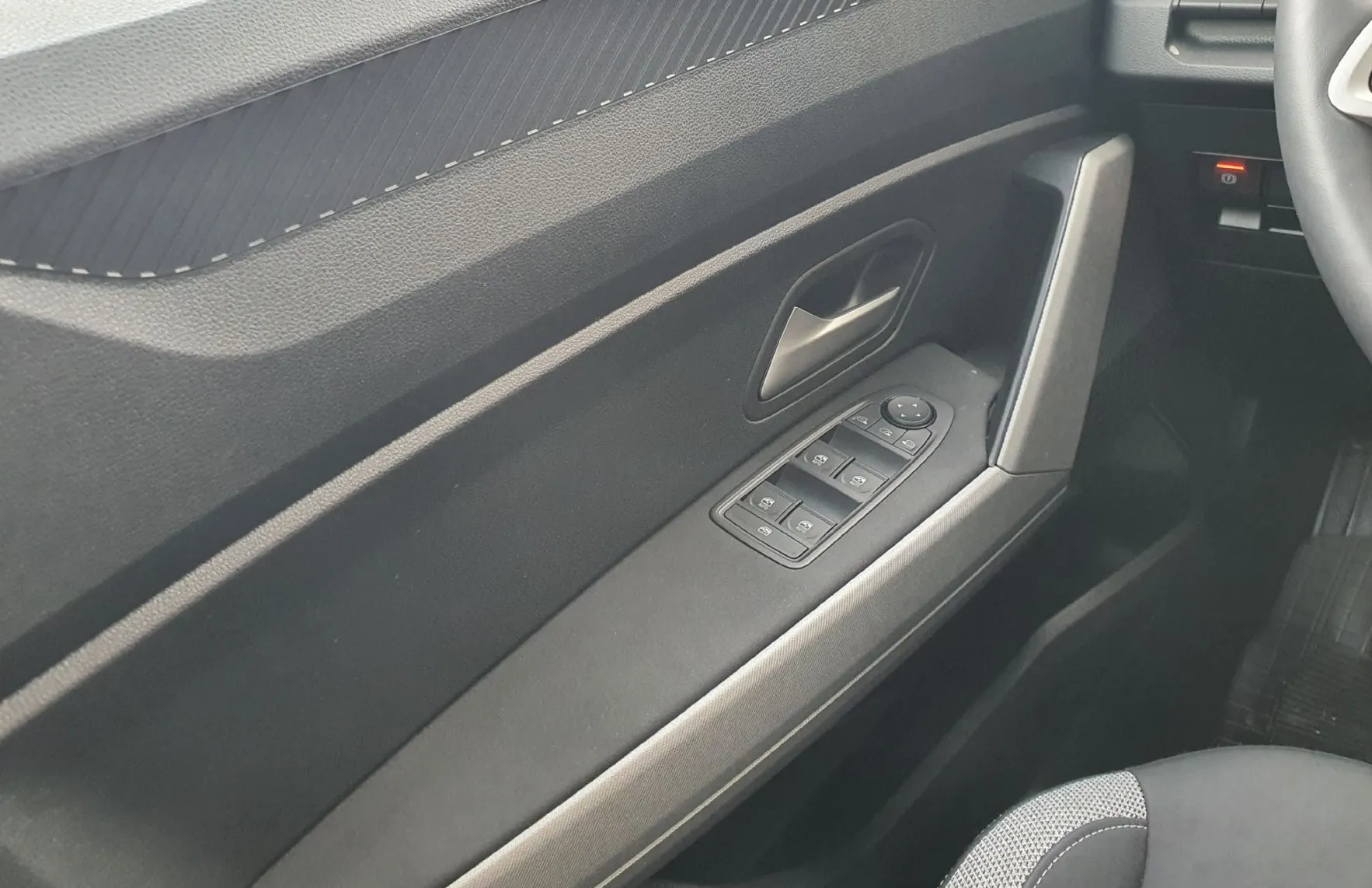 Zunanja slika - Dacia Bigster - mild hybrid 140 Journey - 12