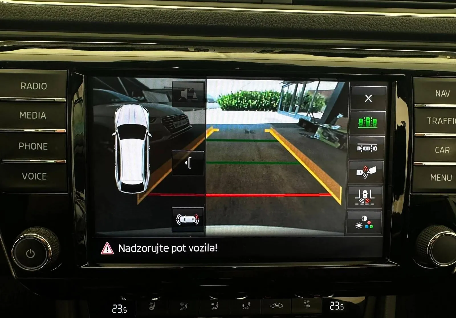 Notranja slika - Škoda Superb - 2.0TDI-L K-DSG-PANORAMA-USNJE-SLO-NAVI-ACC-CANTON - 8
