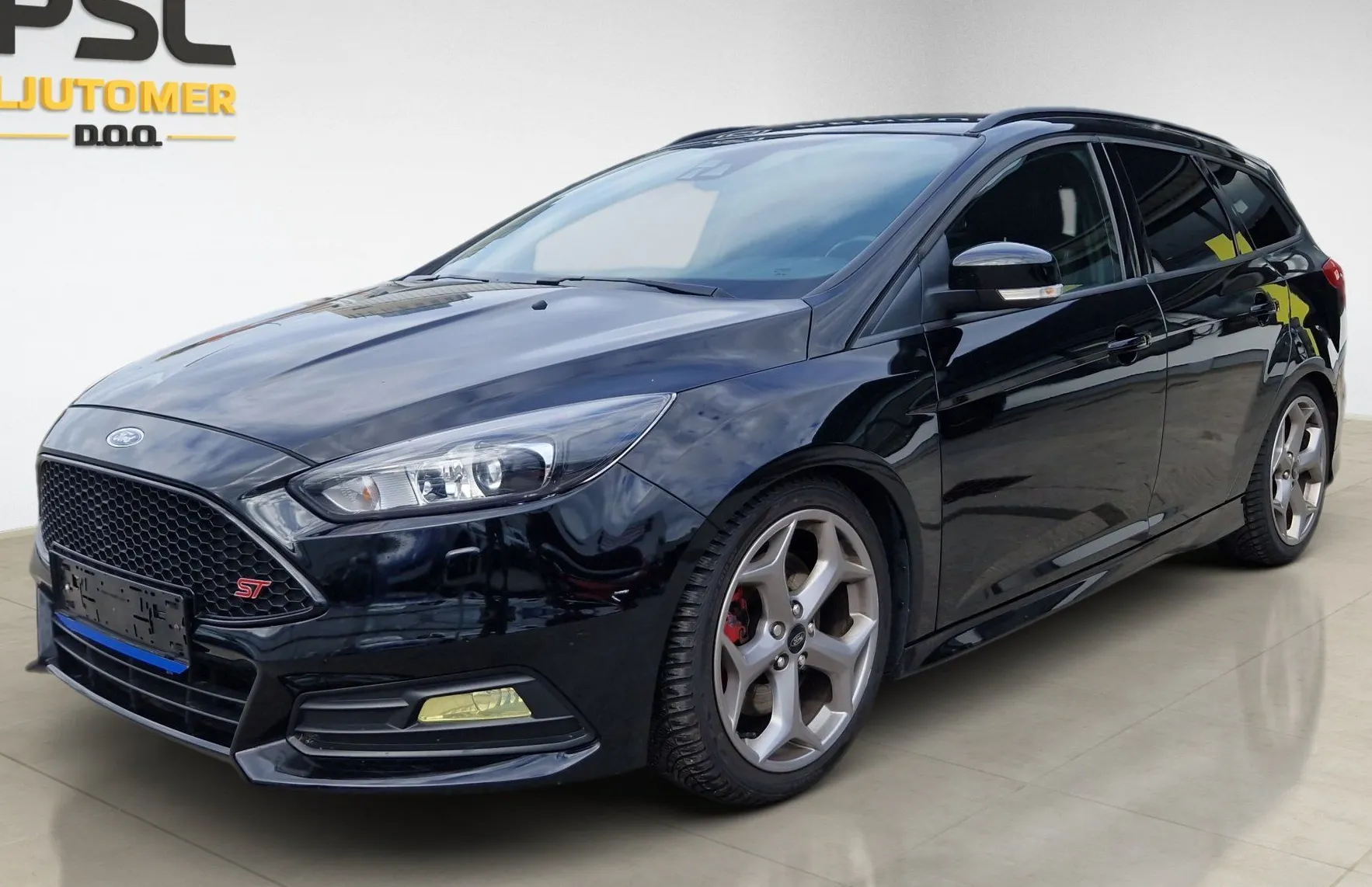 Zunanja slika - Ford Focus - Karavan ST 2.0 - 3