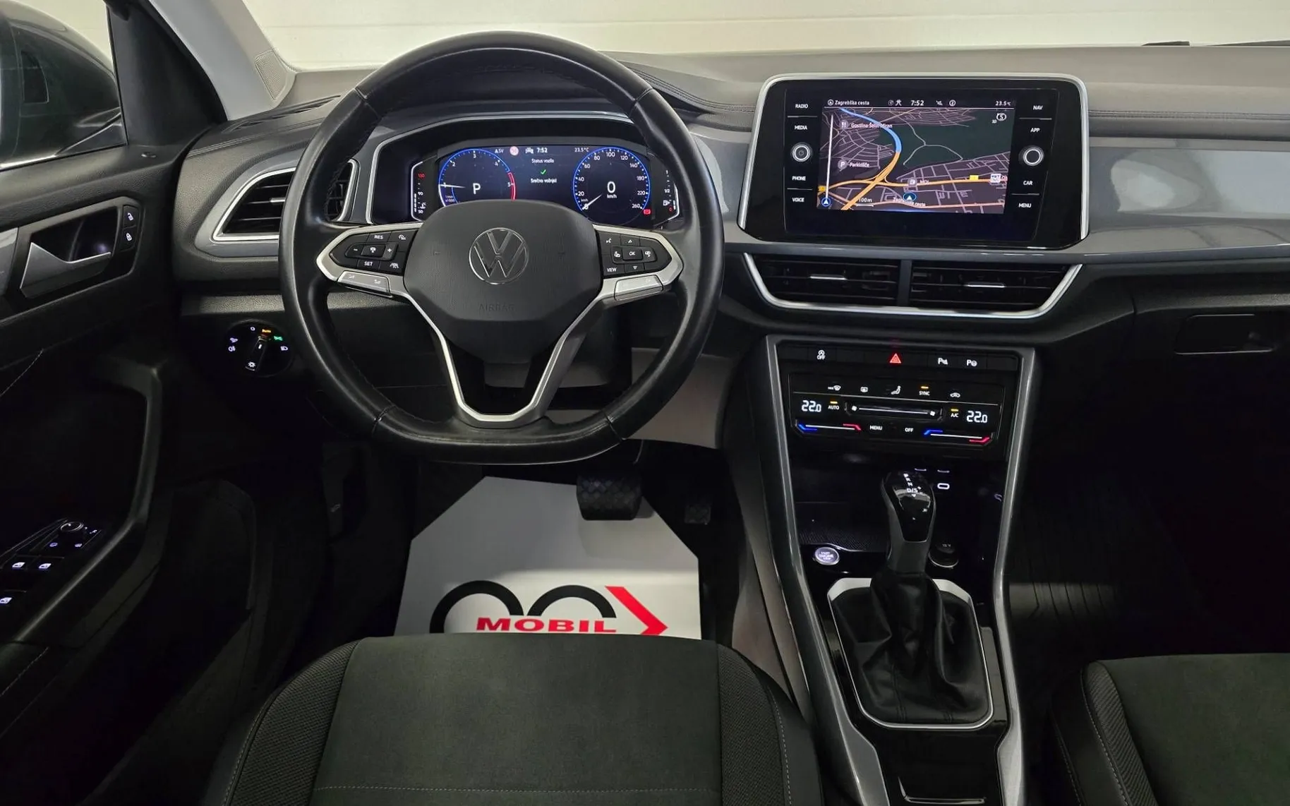 Notranja slika - Volkswagen T-Roc - 2.0 TDI BMT Style DSG - IQ Light.alcantara.kamera - 11