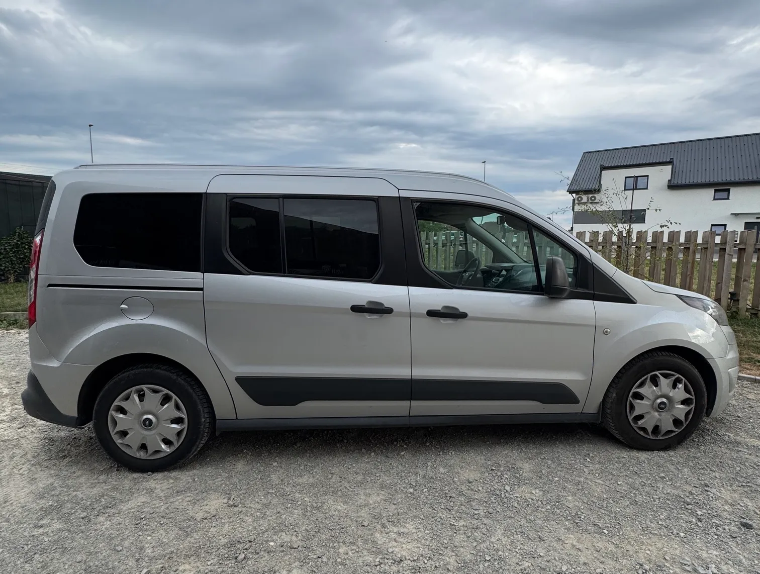 Zunanja slika - Ford Tourneo Connect - Grand - 2